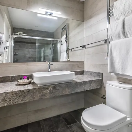 Hillora Buyukada Adalar