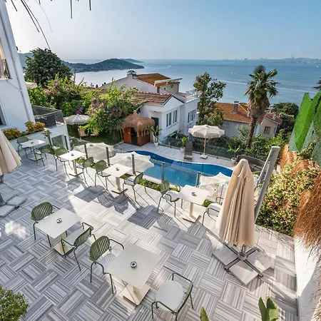 Hillora Buyukada Adalar